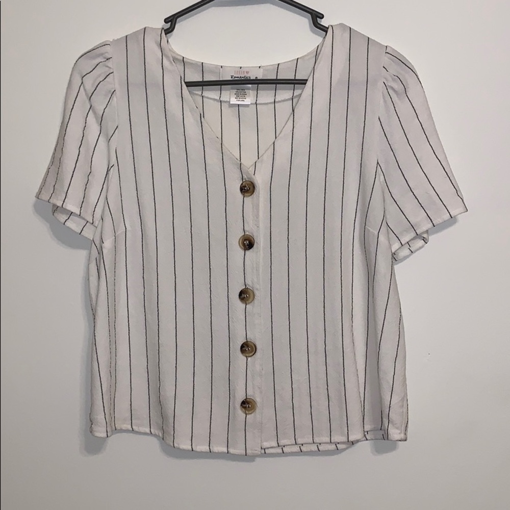 Urban Romantics. White striped blouse